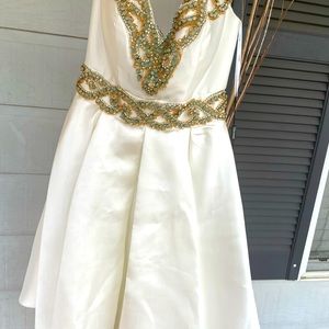 Size 0 Vienna Prom cream sateen pleated cocktail